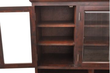 中古　美品　国産民芸家具　ガラス引き戸・開き戸付き!上質な作りの食器棚(キャビネット、カップボード、収納棚、戸棚)(R-055937)