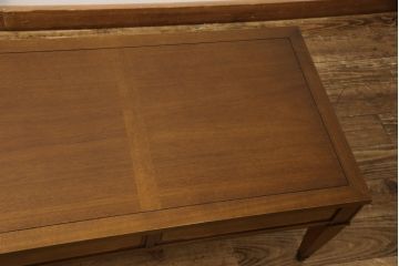 中古　DREXEL HERITAGE(ドレクセルヘリテイジ)　Triune(トライユン)　マホガニー材　クラシカルな佇まいのカクテルテーブル(定価約21万円)(センターテーブル、リビングテーブル、ローテーブル)(R-055940)