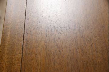 中古　DREXEL HERITAGE(ドレクセルヘリテイジ)　Triune(トライユン)　マホガニー材　クラシカルな佇まいのカクテルテーブル(定価約21万円)(センターテーブル、リビングテーブル、ローテーブル)(R-055940)