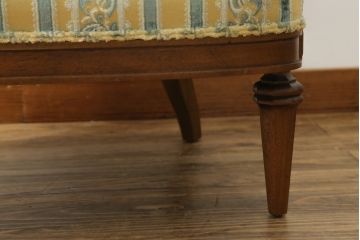 中古　美品　DREXEL HERITAGE(ドレクセルヘリテイジ)　上品な佇まいが魅力的な1人掛けソファ+オットマンセット(一人掛け、アームチェア)(R-055944)