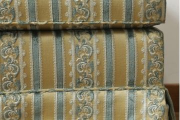 中古　美品　DREXEL HERITAGE(ドレクセルヘリテイジ)　上品な佇まいが魅力的な1人掛けソファ+オットマンセット(一人掛け、アームチェア)(R-055944)