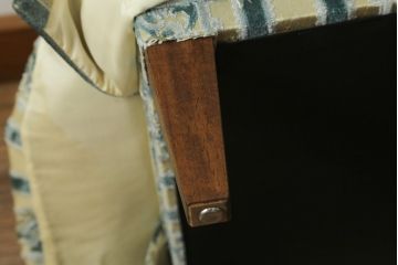 中古　美品　DREXEL HERITAGE(ドレクセルヘリテイジ)　上品な佇まいが魅力的な1人掛けソファ+オットマンセット(一人掛け、アームチェア)(R-055944)