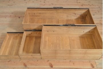 アンティーク家具　前面ケヤキ材　玉杢　分厚い金具が目を引く上手物の佐渡小木箪笥(佐渡箪笥、時代箪笥、和たんす、ローボード、ローチェスト、引き出し)(R-055958)
