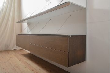中古　美品　B&B イタリア　Studio Kairos(スタジオ・カイロス)デザイン　特注品のウォールユニットシェルフ(壁掛けラック、収納棚、陳列棚)(R-055967)
