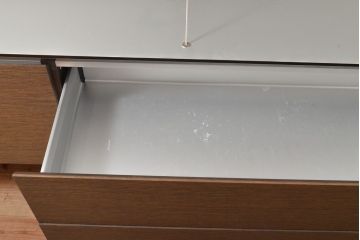 中古　美品　B&B イタリア　Studio Kairos(スタジオ・カイロス)デザイン　特注品のウォールユニットシェルフ(壁掛けラック、収納棚、陳列棚)(R-055967)