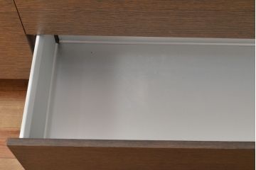 中古　美品　B&B イタリア　Studio Kairos(スタジオ・カイロス)デザイン　特注品のウォールユニットシェルフ(壁掛けラック、収納棚、陳列棚)(R-055967)