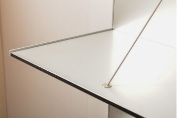 中古　美品　B&B イタリア　Studio Kairos(スタジオ・カイロス)デザイン　特注品のウォールユニットシェルフ(壁掛けラック、収納棚、陳列棚)(R-055967)