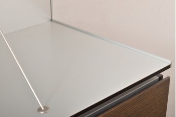 中古　美品　B&B イタリア　Studio Kairos(スタジオ・カイロス)デザイン　特注品のウォールユニットシェルフ(壁掛けラック、収納棚、陳列棚)(R-055967)