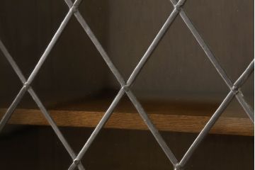 イギリスビンテージ　オーク材　特大!ステンドグラスと細やかな意匠が美しいキャビネット(収納棚、戸棚、サイドボード、ヴィンテージ)(R-055968)