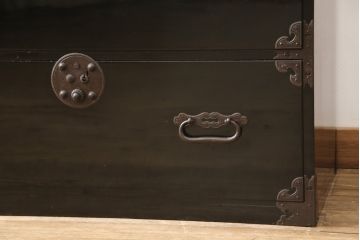 上手物!　和製アンティーク　美品　総桐　黒漆と金具の細工にこだわりを感じる庄内箪笥(引き出し、和タンス、収納箪笥、桐たんす)(R-055970)