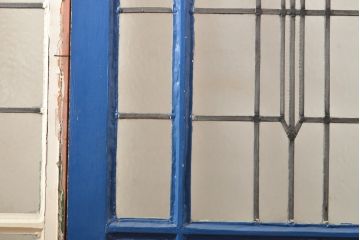 イギリスアンティーク建具　かわいいダイヤのステンドグラス入り!おしゃれなアーチ型のドア3枚セット(扉)(R-055975)