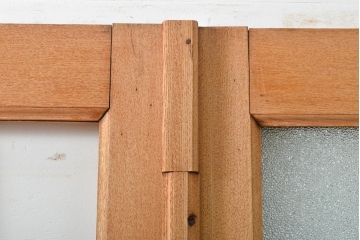 アンティーク建具　ストリップド仕上げ　総欅(ケヤキ)無垢材製!上質なガラス窓付き両開きドア1対(扉、玄関ドア)(R-055977)