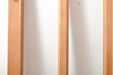 アンティーク建具　ストリップド仕上げ　総欅(ケヤキ)無垢材製!上質なガラス窓付き両開きドア1対(扉、玄関ドア)(R-055977)