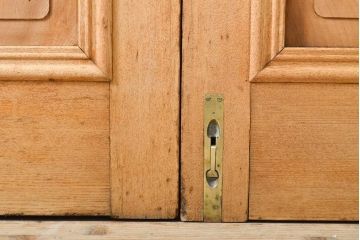 アンティーク建具　ストリップド仕上げ　総欅(ケヤキ)無垢材製!上質なガラス窓付き両開きドア1対(扉、玄関ドア)(R-055977)