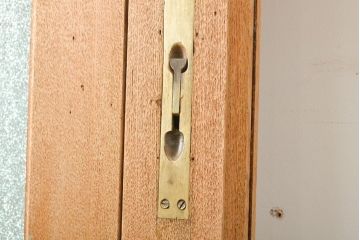 アンティーク建具　ストリップド仕上げ　総欅(ケヤキ)無垢材製!上質なガラス窓付き両開きドア1対(扉、玄関ドア)(R-055977)