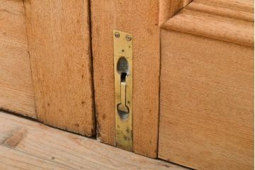 アンティーク建具　ストリップド仕上げ　総欅(ケヤキ)無垢材製!上質なガラス窓付き両開きドア1対(扉、玄関ドア)(R-055977)