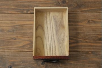中古　美品　岩谷堂箪笥　力強い杢目が魅力的な小引き出し(卓上収納、小物収納)(R-055994)