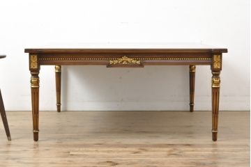 中古　美品　アメリカ　KARGES FURNITURE(カーゲス・ファニチャ)　細やかな意匠にこだわりを感じるリビングテーブル(センターテーブル)(R-055995)