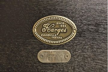 中古　美品　アメリカ　KARGES FURNITURE(カーゲス・ファニチャ)　細やかな意匠にこだわりを感じるリビングテーブル(センターテーブル)(R-055995)