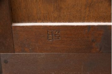 中古　美品　松本民芸家具　天板リメイク　落ち着いた色合いが和モダンなお部屋づくりにピッタリなサイドボード(戸棚、収納棚、キャビネット)(R-056012)