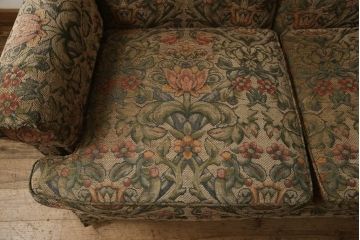 中古　美品　DREXEL HERITAGE(ドレクセルヘリテイジ)　落ち着いた色合いとボタニカル柄がクラシカルな雰囲気を高める3人掛けソファ(定価約100万円)(三人掛けソファ、3P)(R-056018)