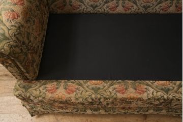中古　美品　DREXEL HERITAGE(ドレクセルヘリテイジ)　落ち着いた色合いとボタニカル柄がクラシカルな雰囲気を高める3人掛けソファ(定価約100万円)(三人掛けソファ、3P)(R-056018)