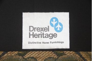 中古　美品　DREXEL HERITAGE(ドレクセルヘリテイジ)　落ち着いた色合いとボタニカル柄がクラシカルな雰囲気を高める3人掛けソファ(定価約100万円)(三人掛けソファ、3P)(R-056018)