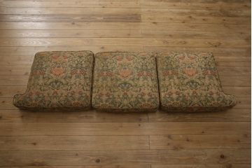 中古　美品　DREXEL HERITAGE(ドレクセルヘリテイジ)　落ち着いた色合いとボタニカル柄がクラシカルな雰囲気を高める3人掛けソファ(定価約100万円)(三人掛けソファ、3P)(R-056018)