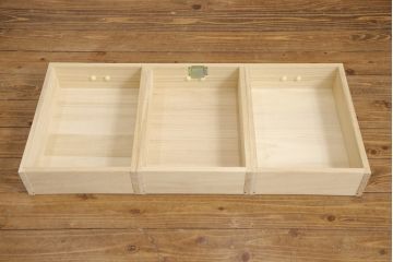 中古　美品　取り入れやすいサイズと上品な佇まいが魅力的な総桐箪笥(桐たんす、小箪笥、小袖たんす、整理タンス、サイドチェスト、引き出し)(R-056019)
