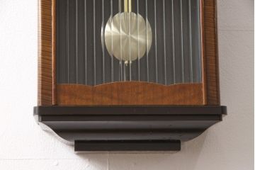 和製アンティーク　電池式　レトロな雰囲気を醸し出す掛け時計(柱時計、古時計)(R-056021)
