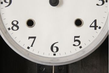 和製アンティーク　電池式　レトロな雰囲気を醸し出す掛け時計(柱時計、古時計)(R-056021)