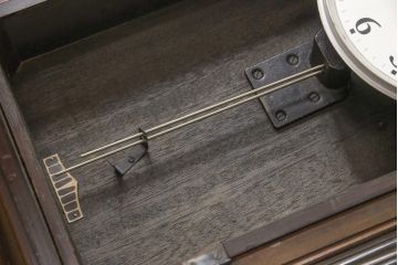 和製アンティーク　電池式　レトロな雰囲気を醸し出す掛け時計(柱時計、古時計)(R-056021)