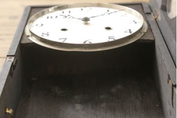 昭和レトロ　電池式　レトロモダンなデザインが魅力的な掛け時計(柱時計、古時計)(R-056022)