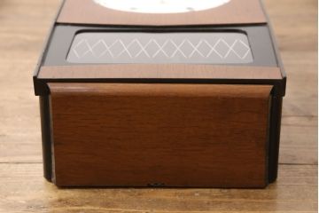 昭和レトロ　電池式　レトロモダンなデザインが魅力的な掛け時計(柱時計、古時計)(R-056022)