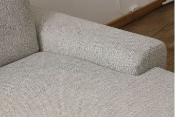中古　展示美品　2019年8月購入　エスティック　フォルマックス(formax)　パンナ(PANNA)　フェザー　ナチュラルな空間づくりにおすすめの2P片肘ソファ(右)+片肘ロングシートソファ(左)セット(二人掛けソファ、カウチソファ、ロングソファ)(定価約86万8千円)(R-056023)