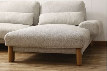 中古　展示美品　2019年8月購入　エスティック　フォルマックス(formax)　パンナ(PANNA)　フェザー　ナチュラルな空間づくりにおすすめの2P片肘ソファ(右)+片肘ロングシートソファ(左)セット(二人掛けソファ、カウチソファ、ロングソファ)(定価約86万8千円)(R-056023)