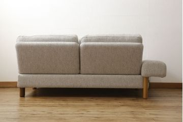 中古　展示美品　2019年8月購入　エスティック　フォルマックス(formax)　パンナ(PANNA)　フェザー　ナチュラルな空間づくりにおすすめの2P片肘ソファ(右)+片肘ロングシートソファ(左)セット(二人掛けソファ、カウチソファ、ロングソファ)(定価約86万8千円)(R-056023)