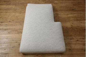 中古　展示美品　2019年8月購入　エスティック　フォルマックス(formax)　パンナ(PANNA)　フェザー　ナチュラルな空間づくりにおすすめの2P片肘ソファ(右)+片肘ロングシートソファ(左)セット(二人掛けソファ、カウチソファ、ロングソファ)(定価約86万8千円)(R-056023)