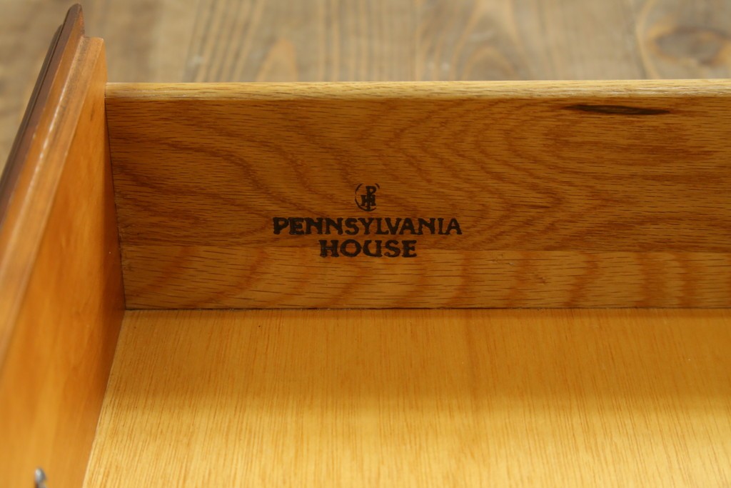 中古　美品　ペンシルバニアハウス(PENNSYLVANIA HOUSE)　品のある佇まいが美しいクラシックチェスト　(R-056024)