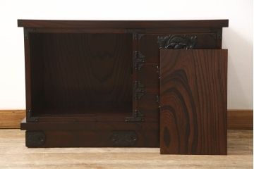 中古　美品　岩谷堂箪笥　迫力ある金具が存在感を放つテレビ台(収納棚、箪笥、和タンス、整理たんす、ローボード)(R-056029)