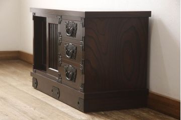 中古　美品　岩谷堂箪笥　迫力ある金具が存在感を放つテレビ台(収納棚、箪笥、和タンス、整理たんす、ローボード)(R-056029)
