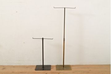 中古　アンティーク調　古美色(こびしょく)　シャビーな風合いがレトロな雰囲気を高めるディスプレイスタンド6台セット(アクセサリースタンド、ハンガースタンド、店舗什器)(R-056032)