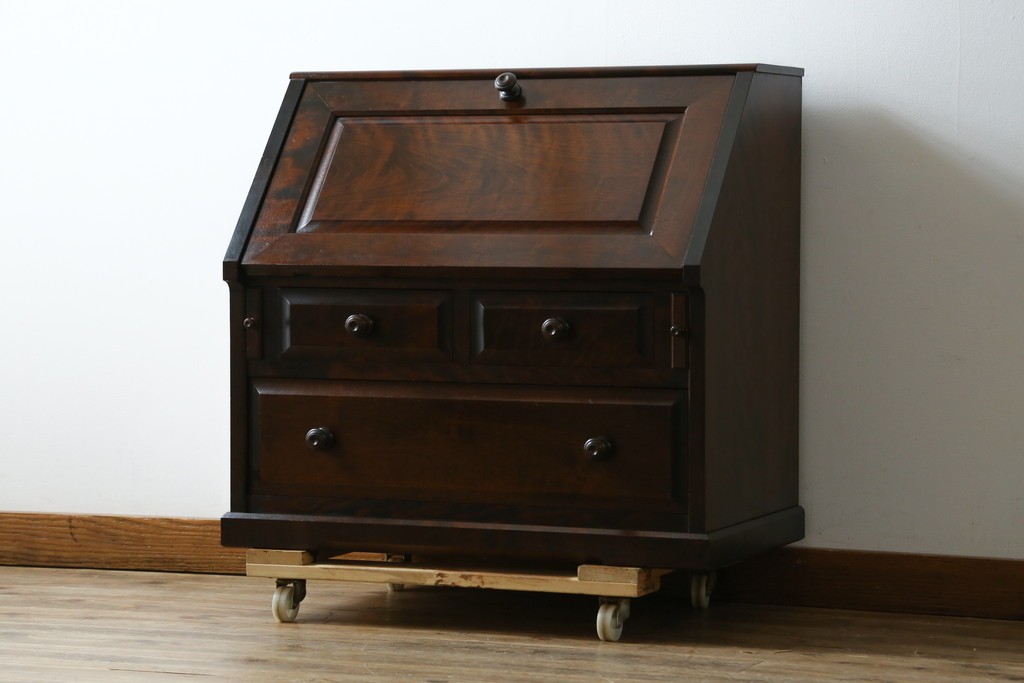 中古　北海道民芸家具　コンパクトで使い勝手の良いライティングビューロー　(R-056043)