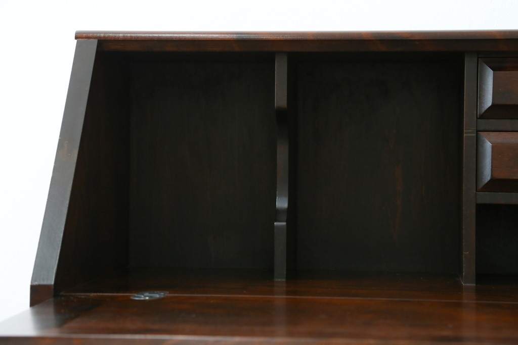 中古　北海道民芸家具　コンパクトで使い勝手の良いライティングビューロー　(R-056043)