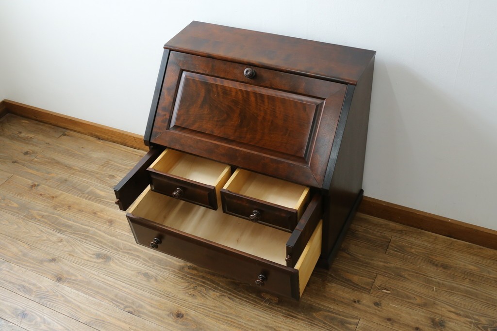 中古　北海道民芸家具　コンパクトで使い勝手の良いライティングビューロー　(R-056043)