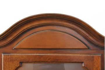 中古　美品　イタリア高級家具　丸みを帯びたデザインが優雅なキャビネット(飾り棚、ガラスケース、戸棚、収納棚)(R-056044)
