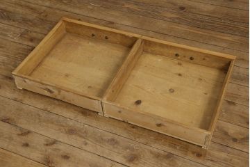 アンティーク家具　フランスアンティーク　パイン材　明るい色合いであたたかな空間を演出するキッチンキャビネット(収納棚、戸棚、食器棚)(R-056045)