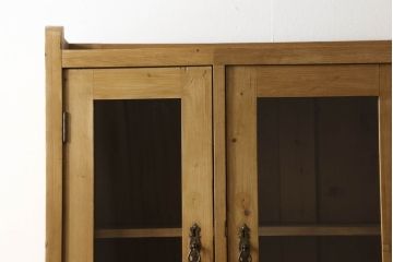 アンティーク家具　フランスアンティーク　パイン材　明るい色合いであたたかな空間を演出するキッチンキャビネット(収納棚、戸棚、食器棚)(R-056045)