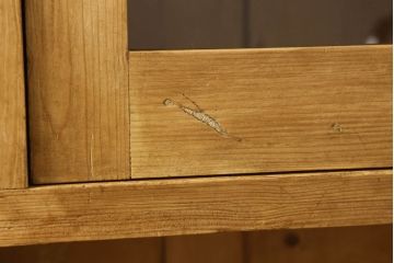 アンティーク家具　フランスアンティーク　パイン材　明るい色合いであたたかな空間を演出するキッチンキャビネット(収納棚、戸棚、食器棚)(R-056045)