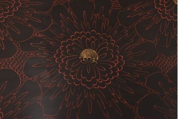 中古　高級品　総漆塗り　華やかさと存在感を感じる漆絵と螺鈿の座卓(センターテーブル、ローテーブル)(R-056063)